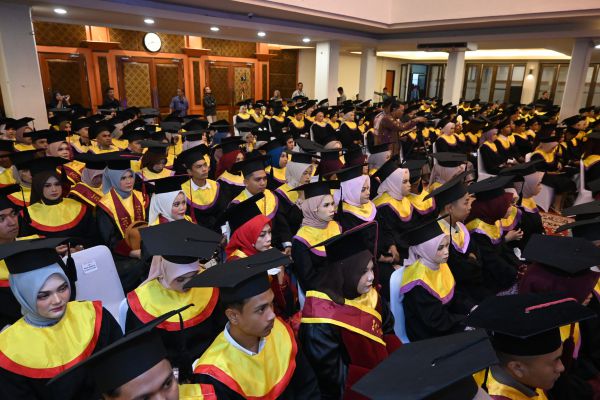 Galeri Wisuda ke-85