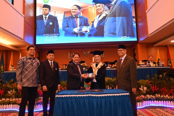 Galeri Wisuda ke-85