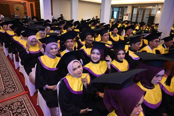 Galeri Wisuda ke-85
