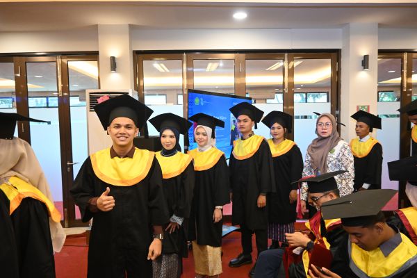 Galeri Wisuda ke-85
