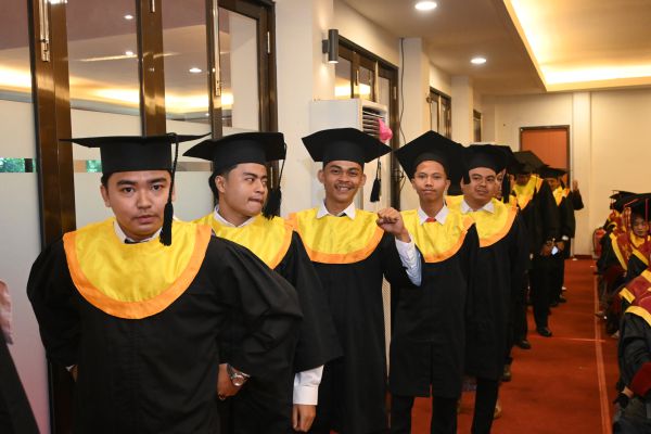 Galeri Wisuda ke-85